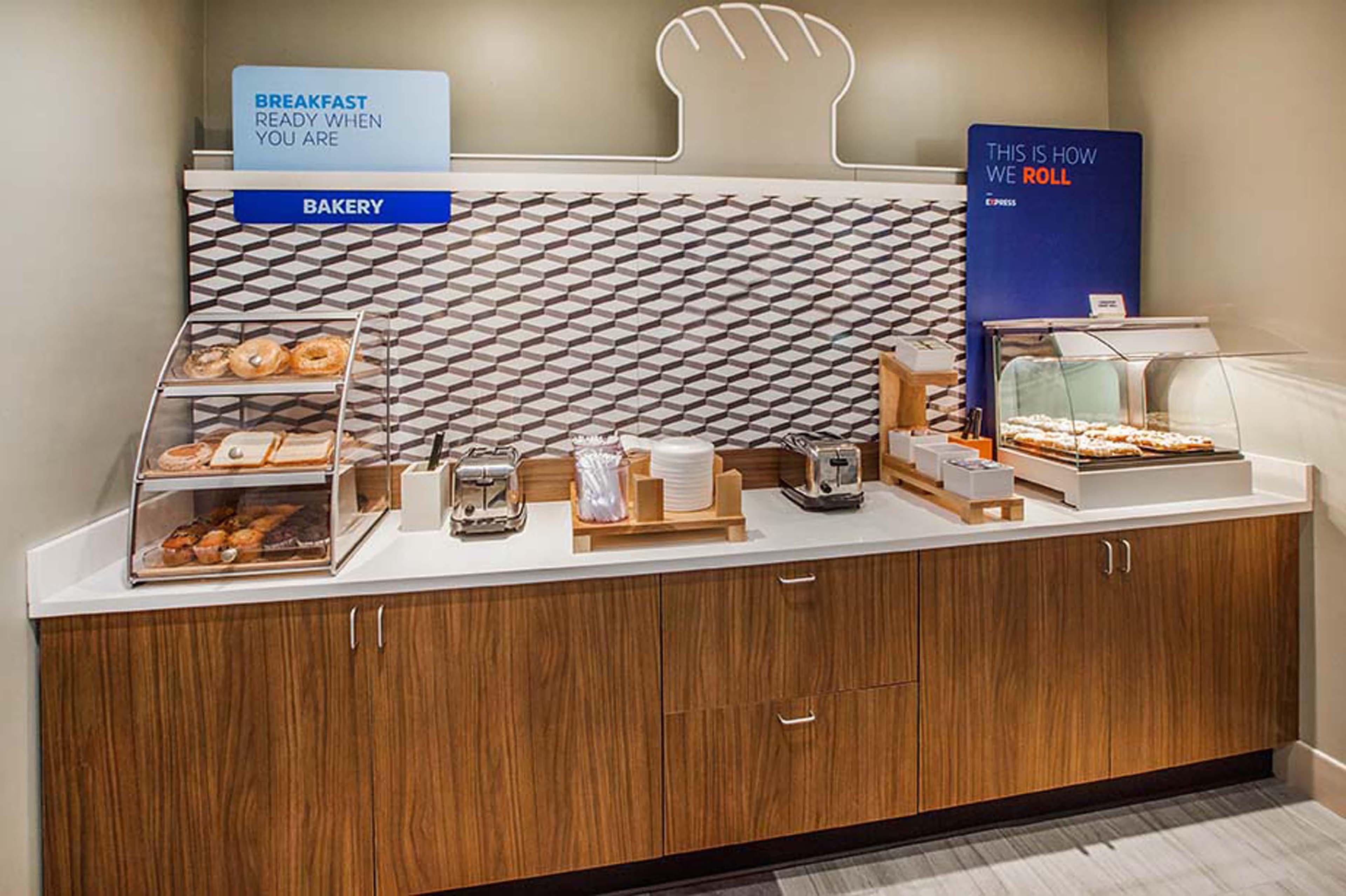 Holiday Inn Express Hotel & Suites Defiance By Ihg Eksteriør billede