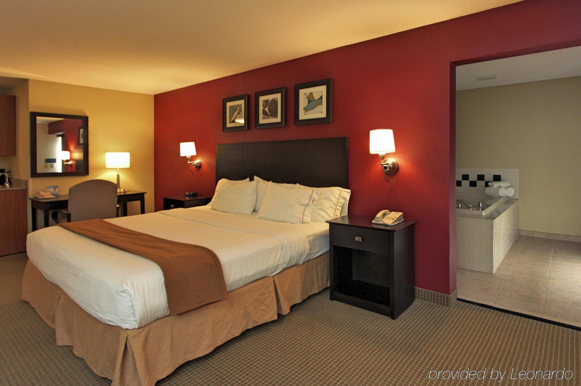 Holiday Inn Express Hotel & Suites Defiance By Ihg Eksteriør billede